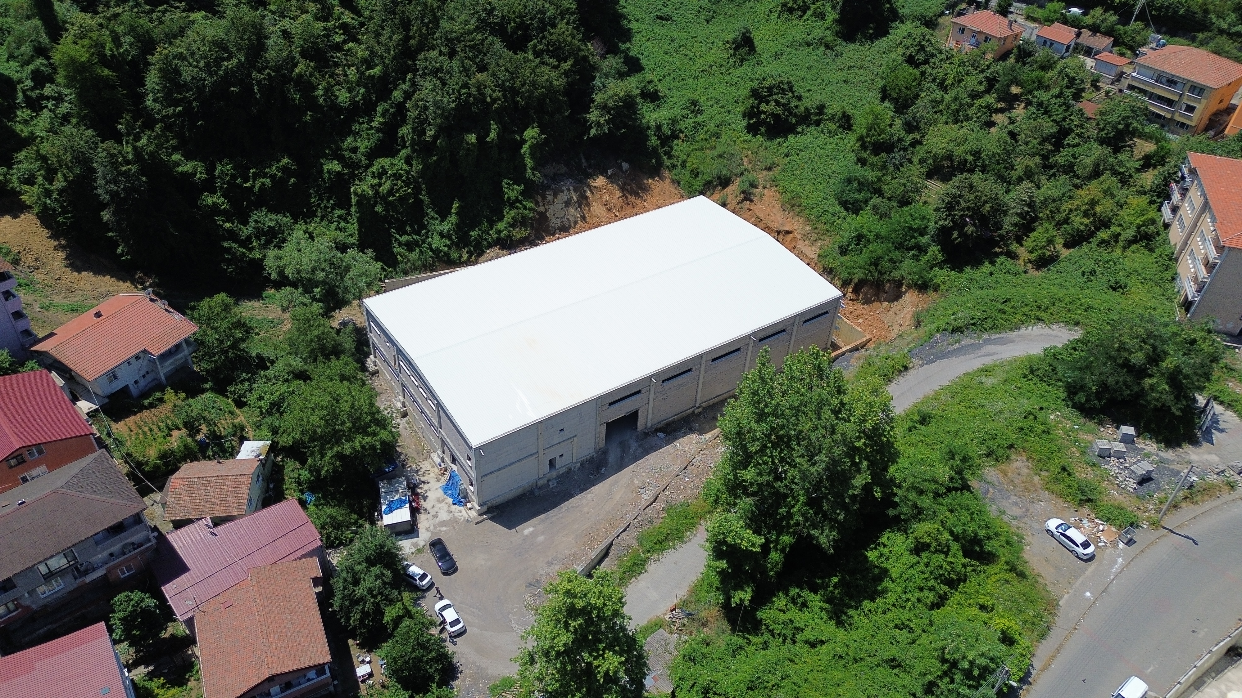 BAHÇELİ EVLER SPOR SALONU